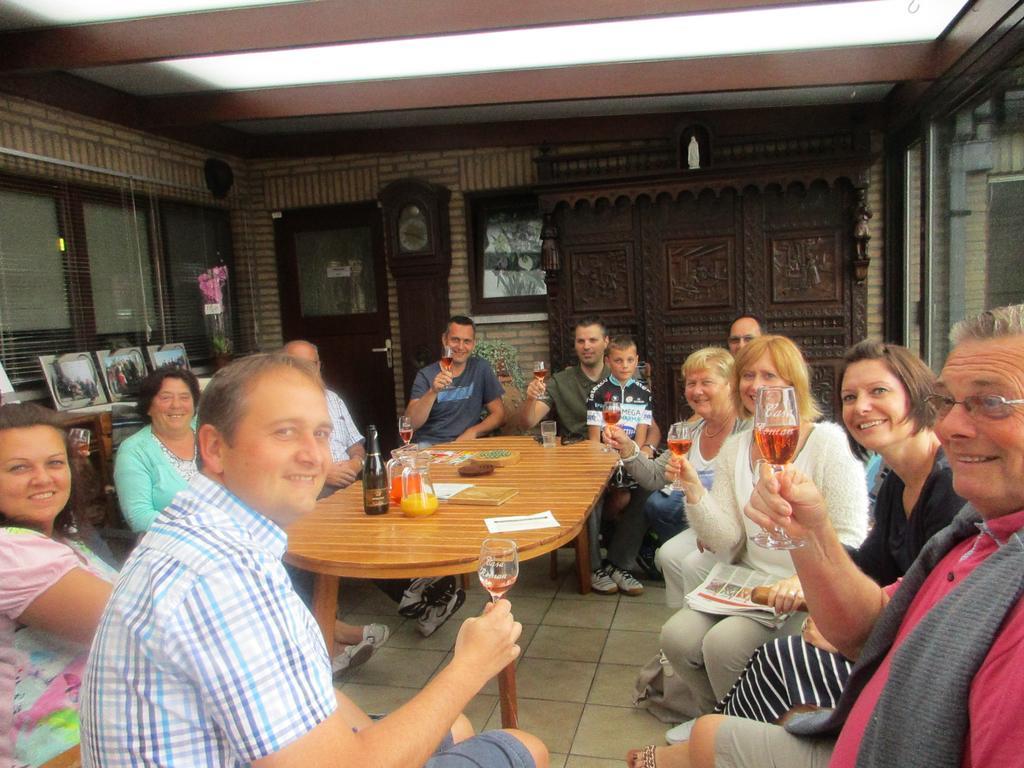 B&B Casa Roman & Vakantiewoning Voor 1 Pers Tot Max 32 Personen Zonhoven Zewnętrze zdjęcie